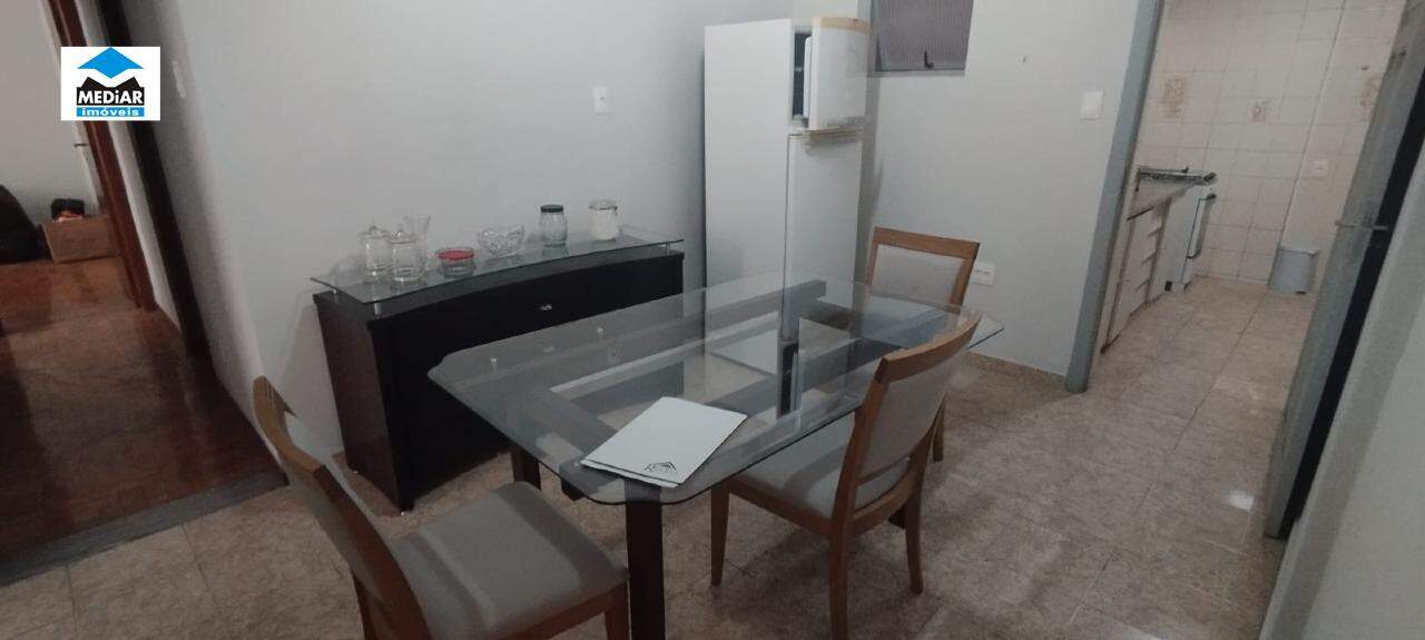 Apartamento à venda com 3 quartos, 150m² - Foto 3