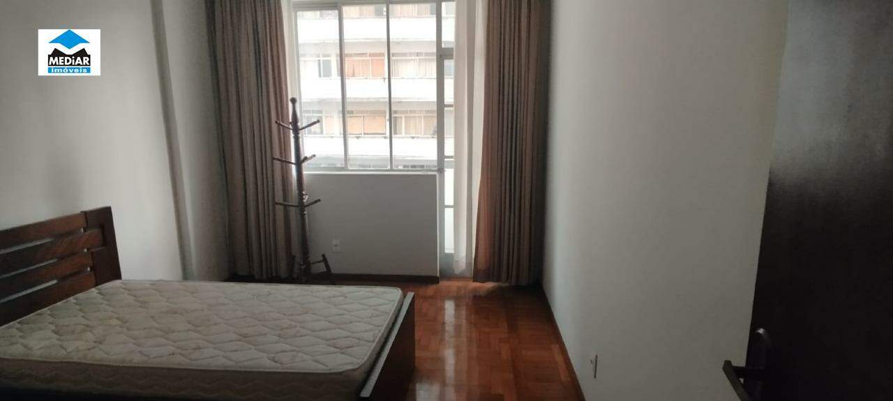 Apartamento à venda com 3 quartos, 150m² - Foto 5