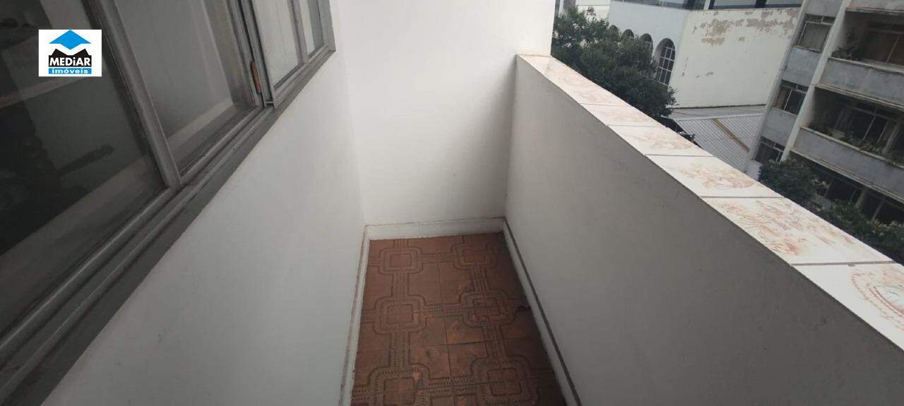 Apartamento à venda com 3 quartos, 150m² - Foto 8