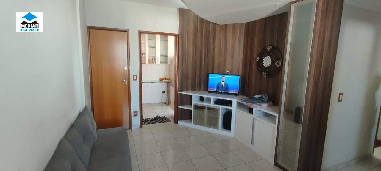 Apartamento à venda com 3 quartos, 80m² - Foto 2