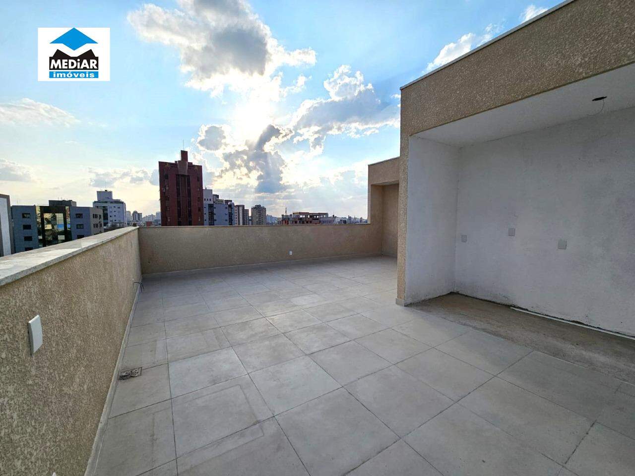 Cobertura à venda com 2 quartos, 108m² - Foto 4