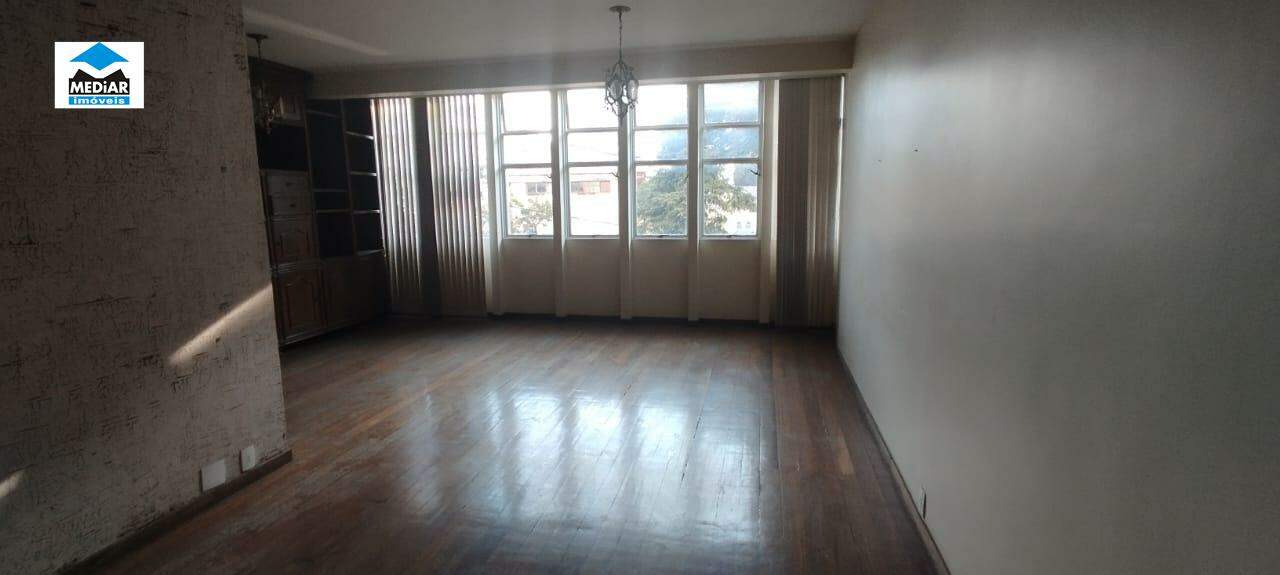 Apartamento à venda com 4 quartos, 190m² - Foto 4