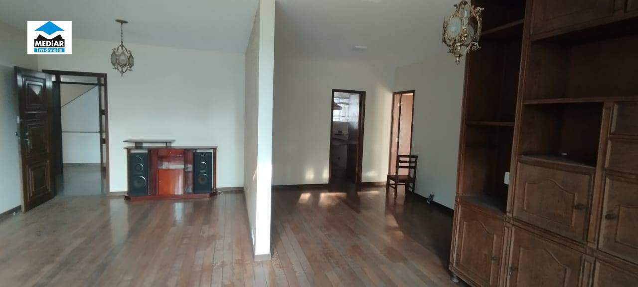 Apartamento à venda com 4 quartos, 190m² - Foto 1