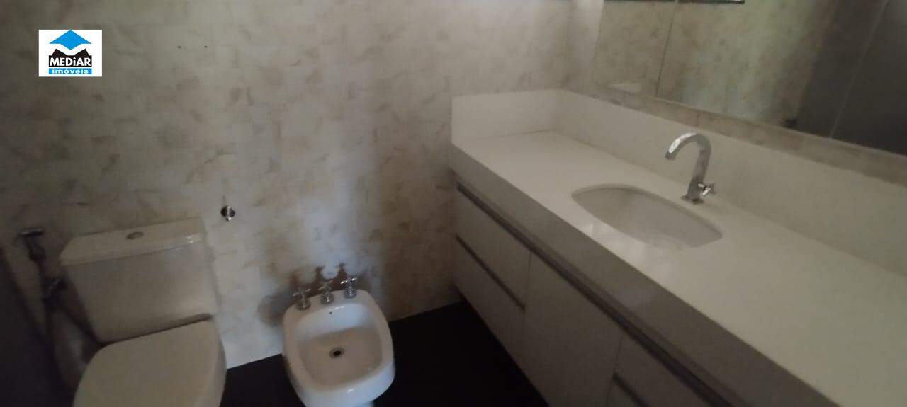 Apartamento à venda com 4 quartos, 190m² - Foto 19