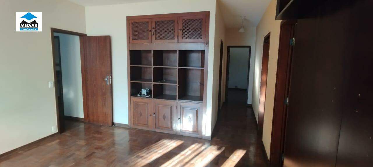 Apartamento à venda com 4 quartos, 190m² - Foto 5