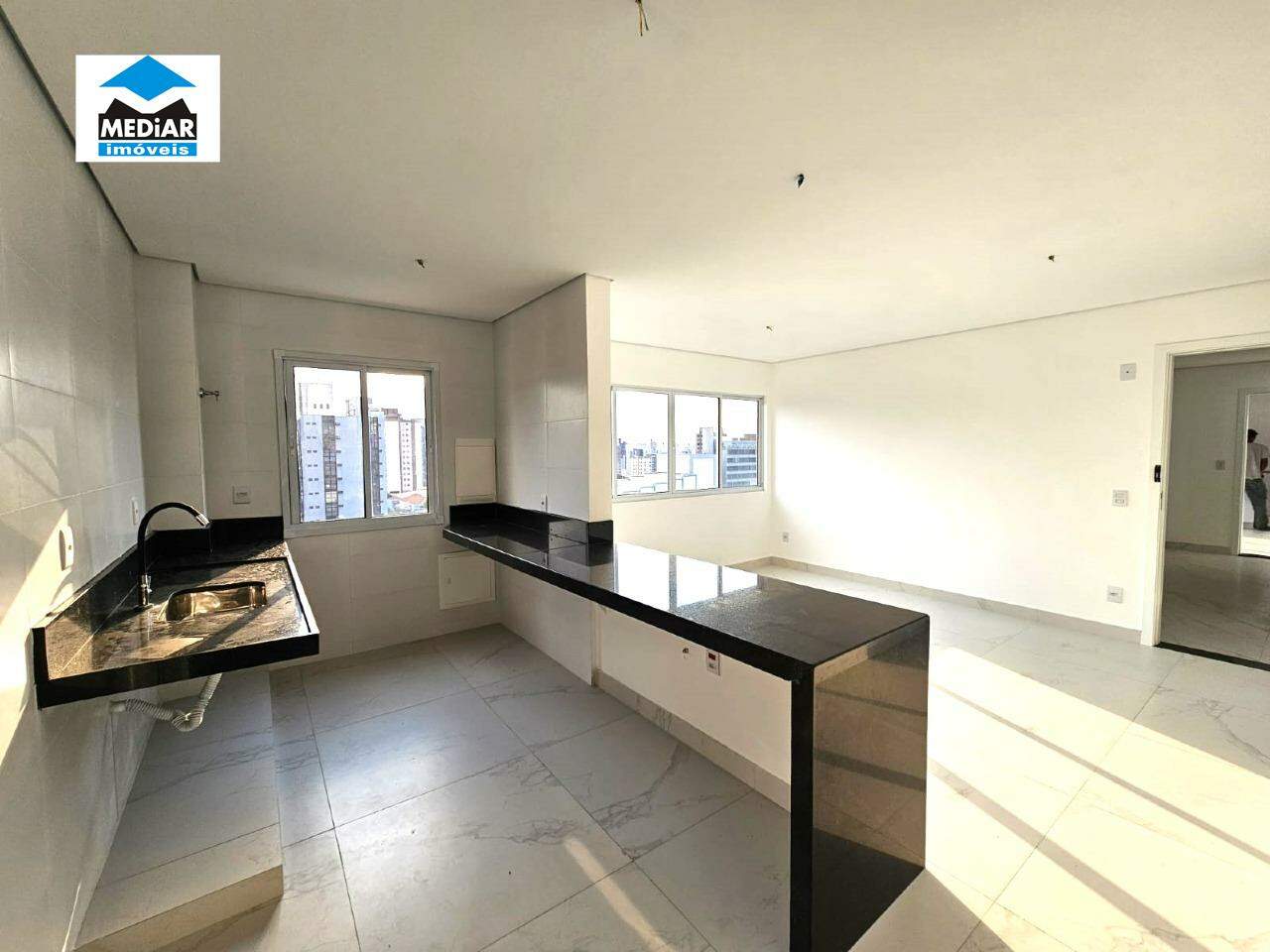 Apartamento à venda com 2 quartos, 105m² - Foto 1