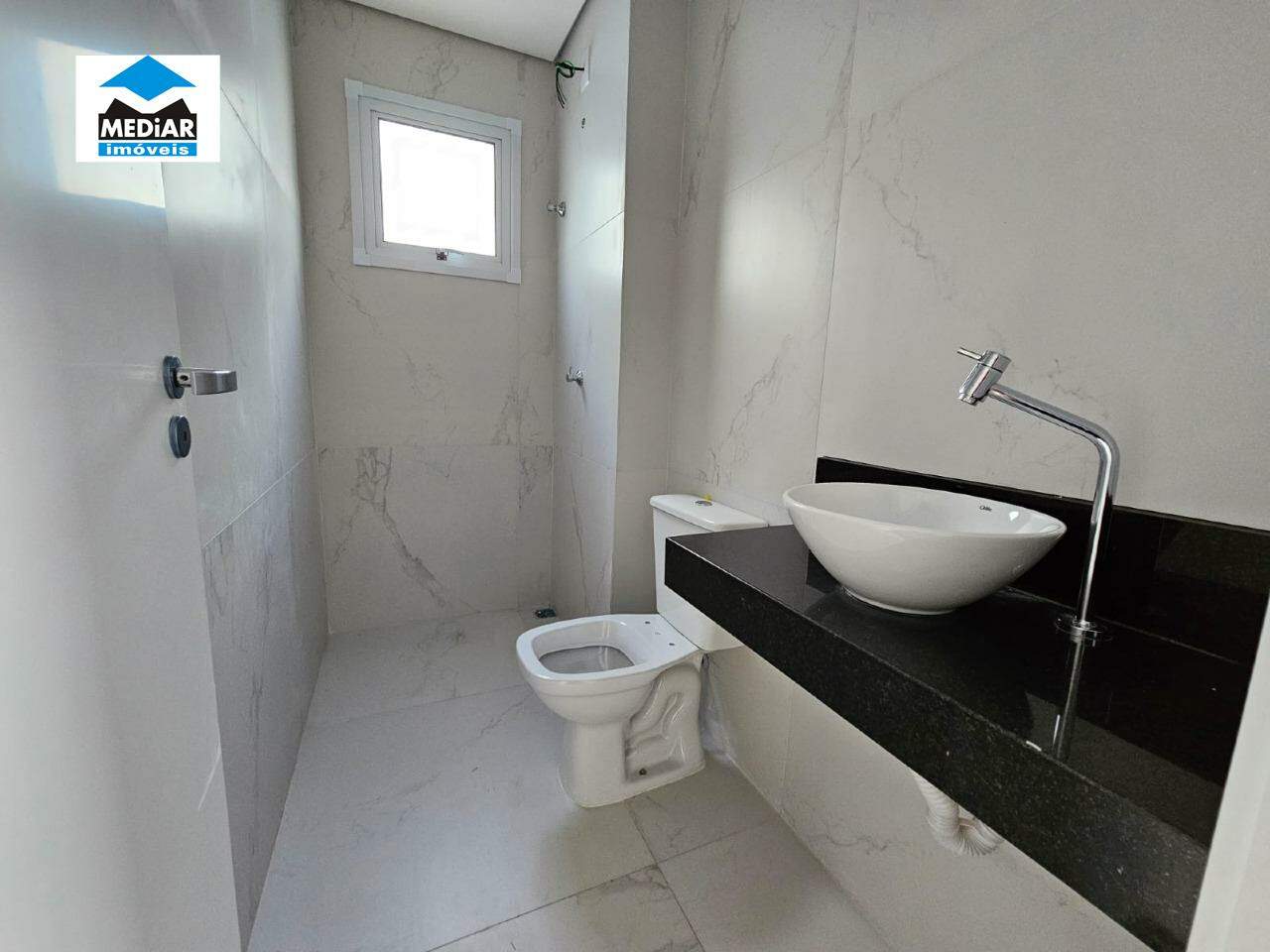 Apartamento à venda com 2 quartos, 64m² - Foto 4