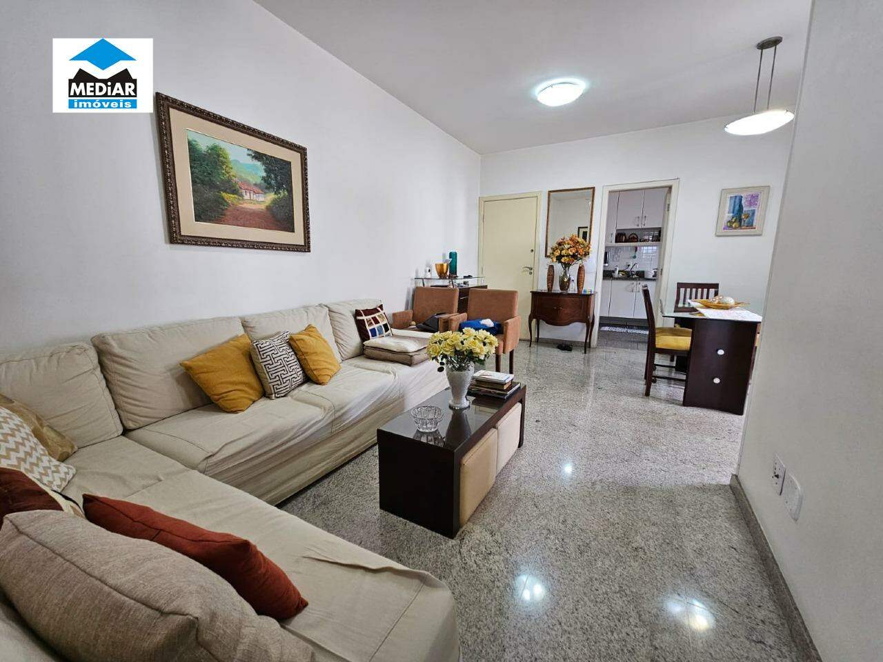 Apartamento à venda com 3 quartos, 100m² - Foto 2