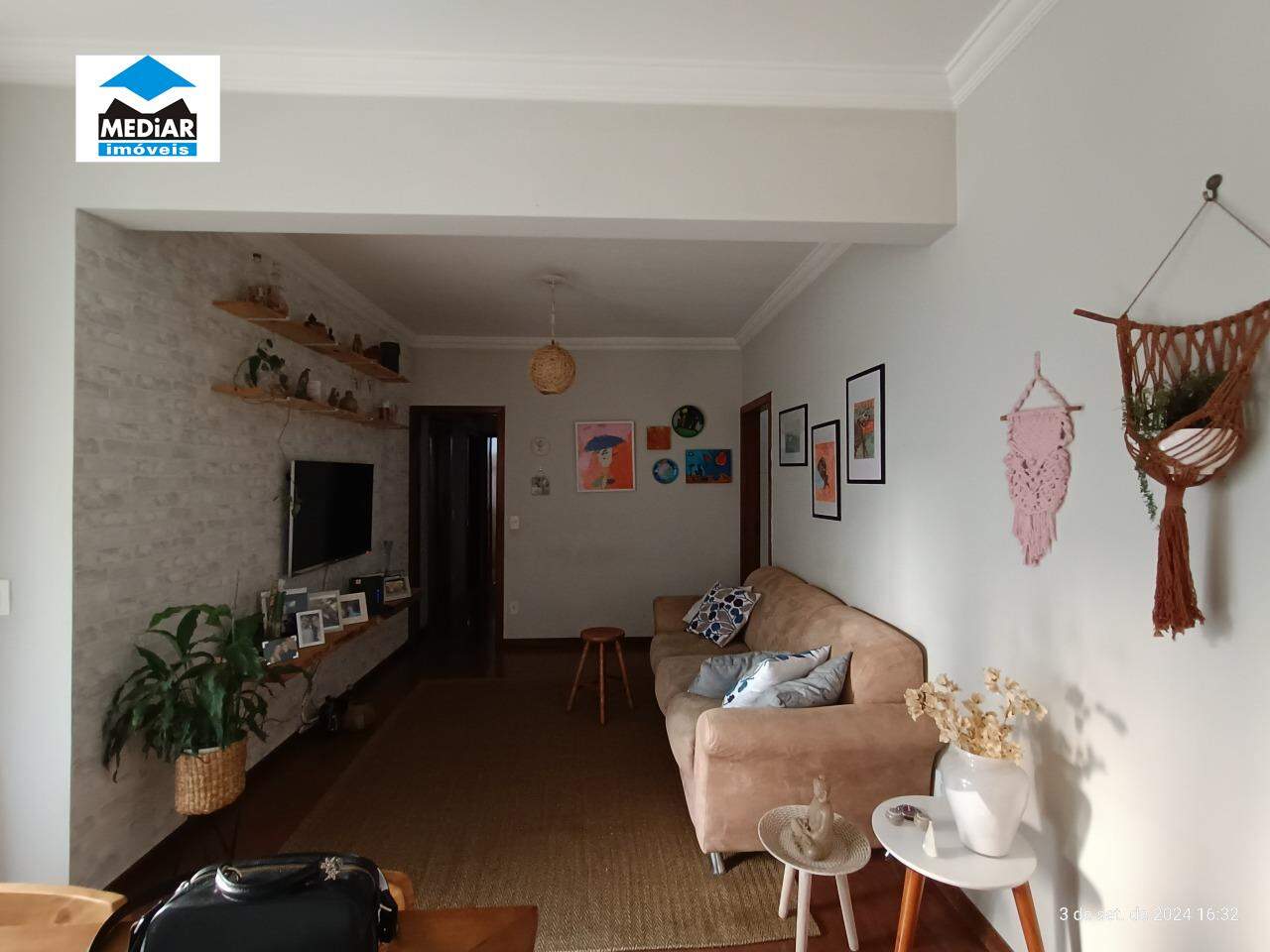 Apartamento à venda com 3 quartos, 74m² - Foto 2