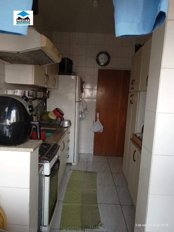 Apartamento à venda com 3 quartos, 74m² - Foto 12