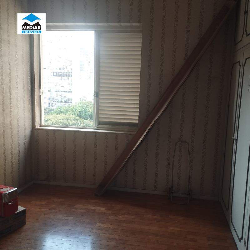 Apartamento à venda com 4 quartos, 216m² - Foto 11