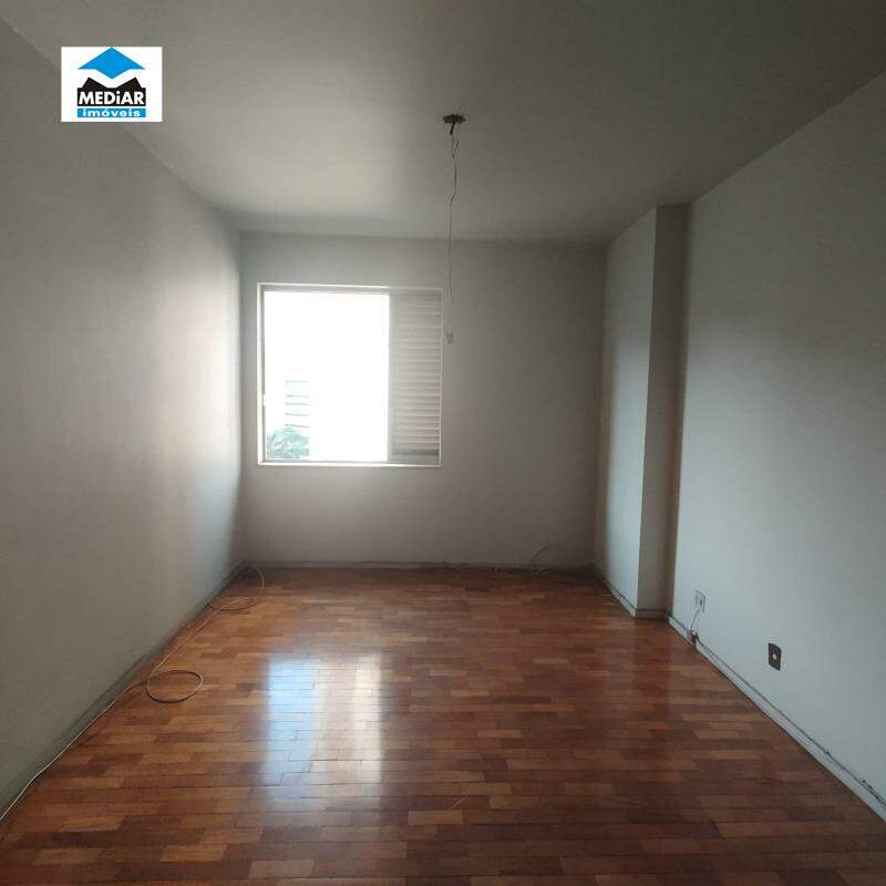 Apartamento à venda com 4 quartos, 216m² - Foto 6