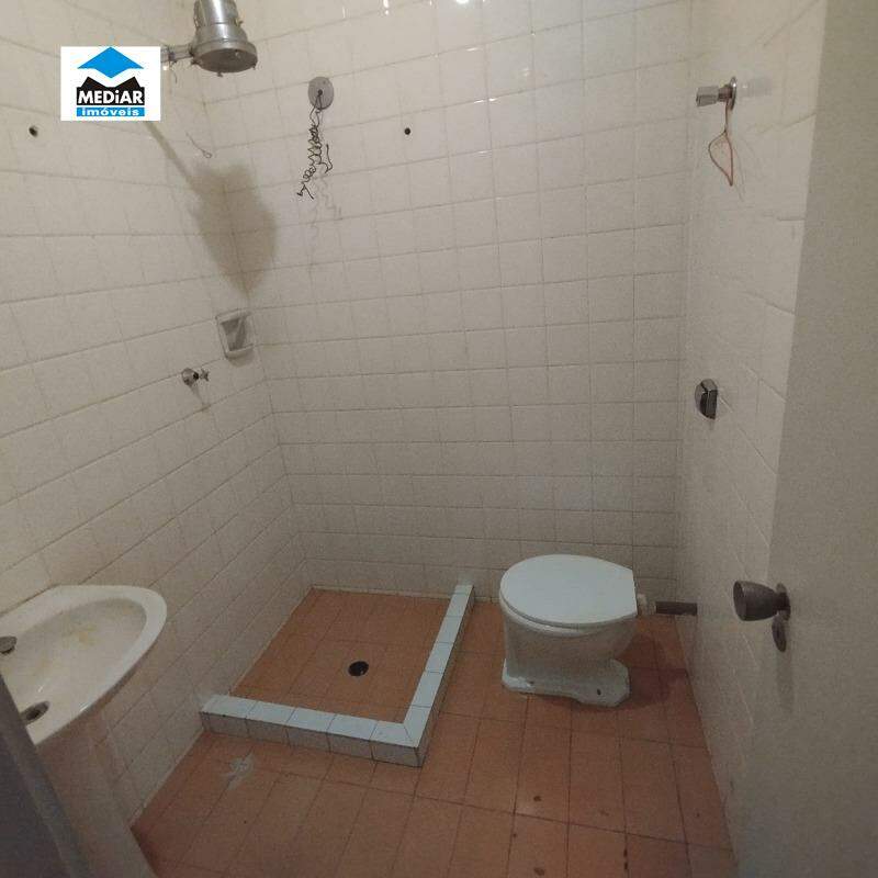 Apartamento à venda com 4 quartos, 216m² - Foto 25