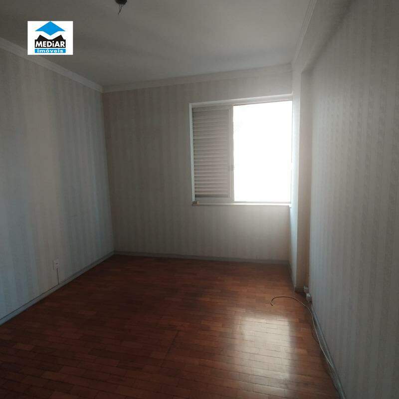 Apartamento à venda com 4 quartos, 216m² - Foto 5