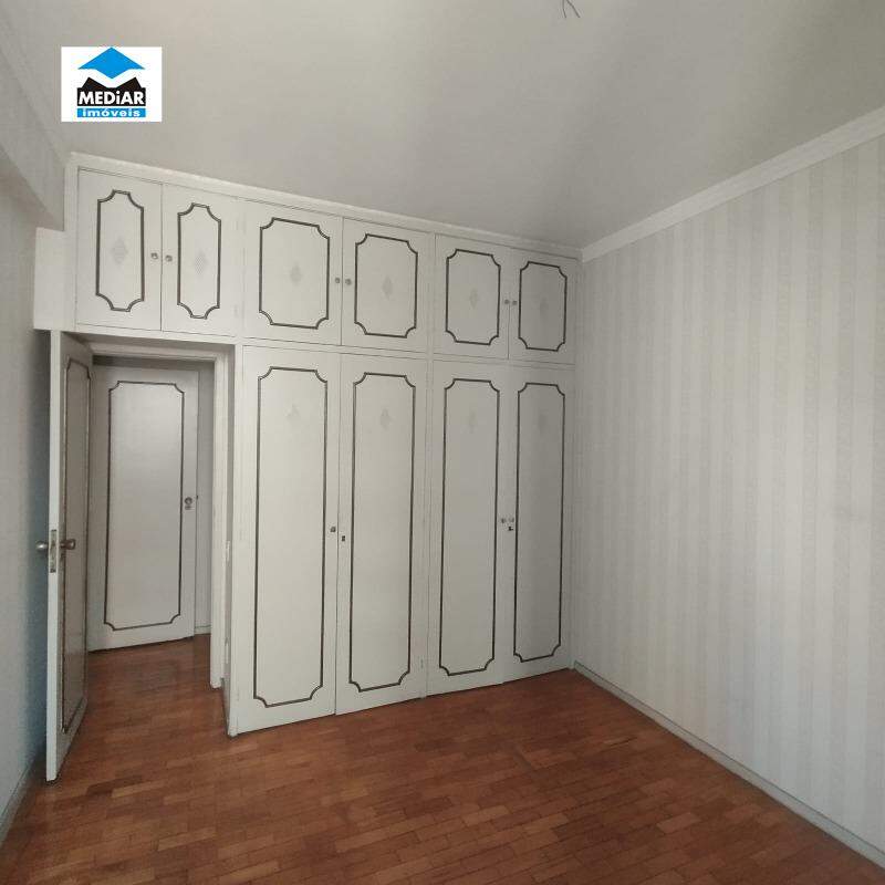 Apartamento à venda com 4 quartos, 216m² - Foto 10