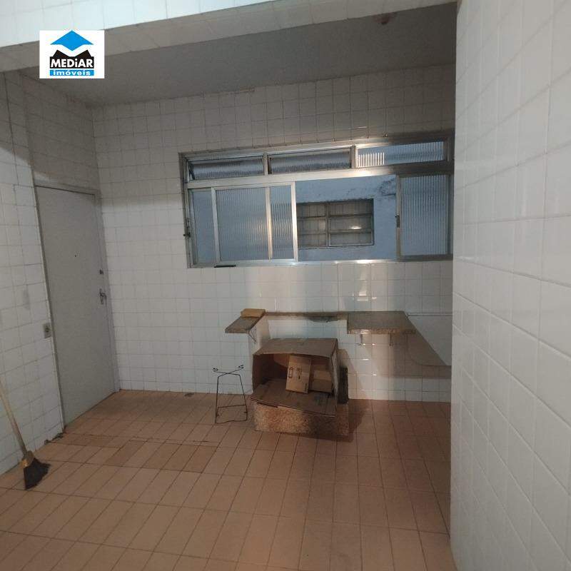 Apartamento à venda com 4 quartos, 216m² - Foto 21