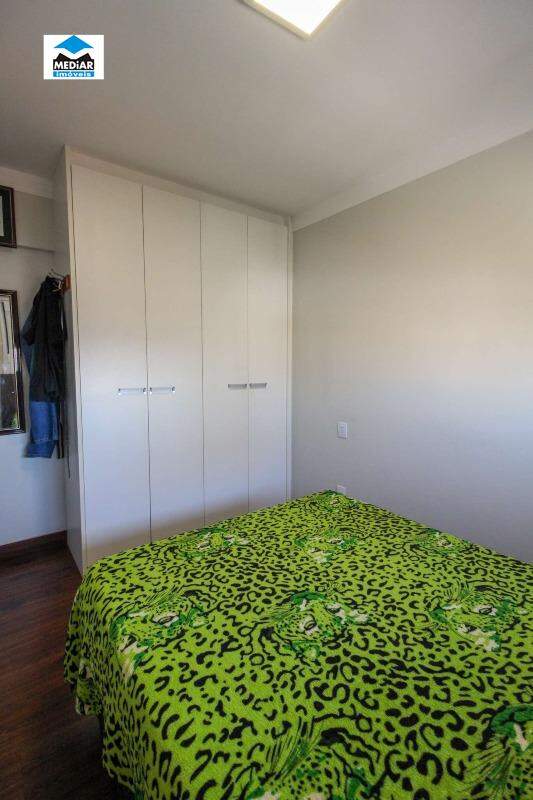 Apartamento à venda com 2 quartos, 68m² - Foto 2