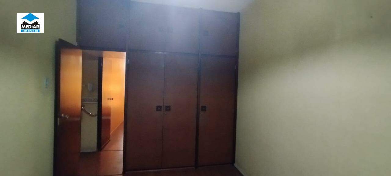 Apartamento à venda com 3 quartos, 130m² - Foto 11