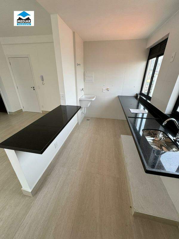 Apartamento à venda com 2 quartos, 64m² - Foto 13