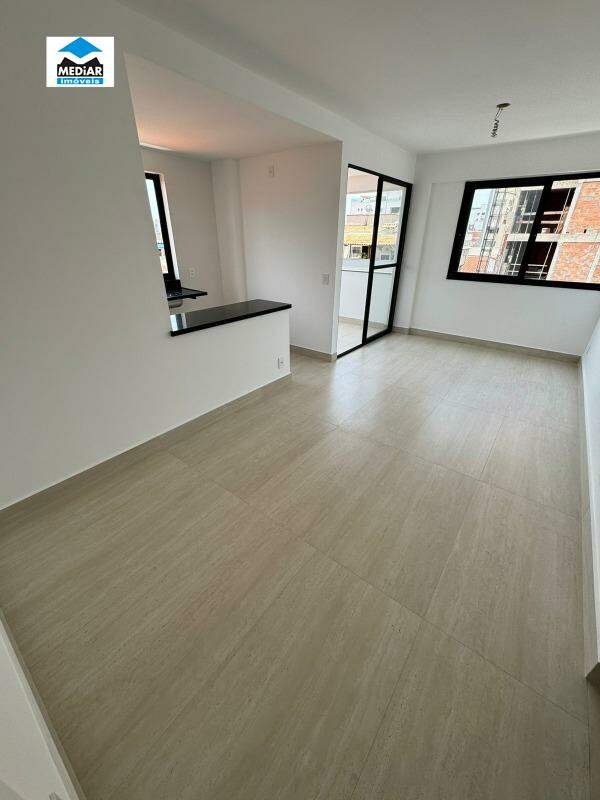 Apartamento à venda com 2 quartos, 64m² - Foto 18