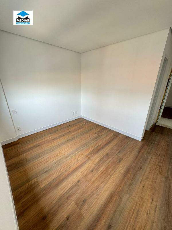 Apartamento à venda com 2 quartos, 64m² - Foto 24