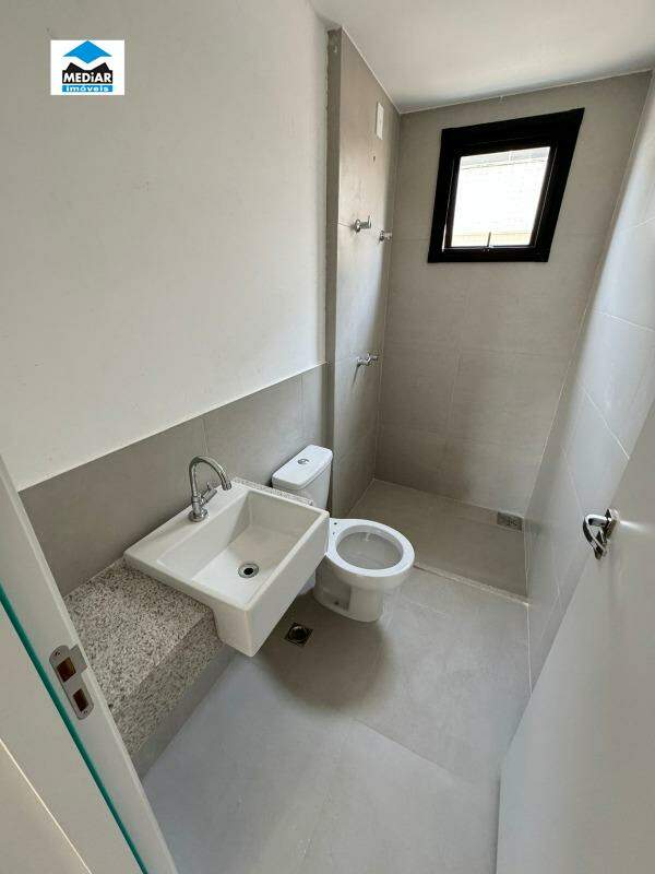 Apartamento à venda com 2 quartos, 64m² - Foto 5