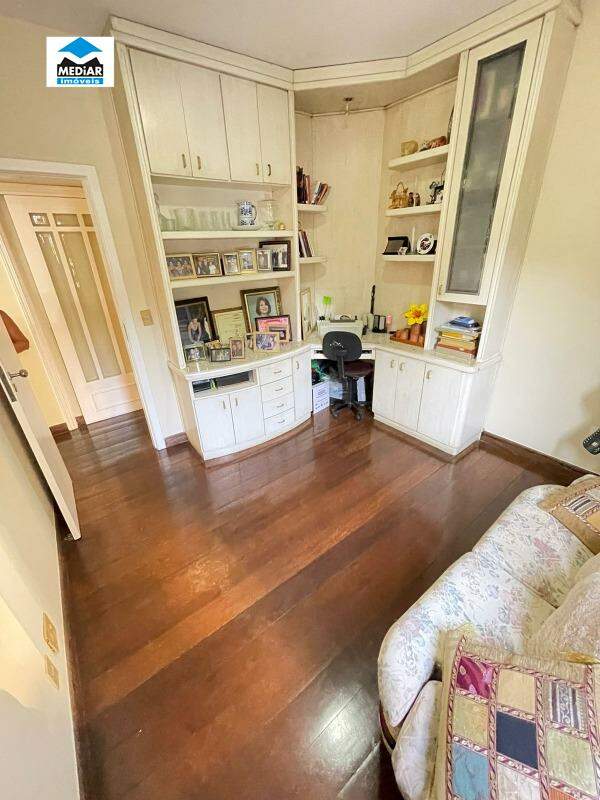 Apartamento à venda com 4 quartos, 140m² - Foto 14