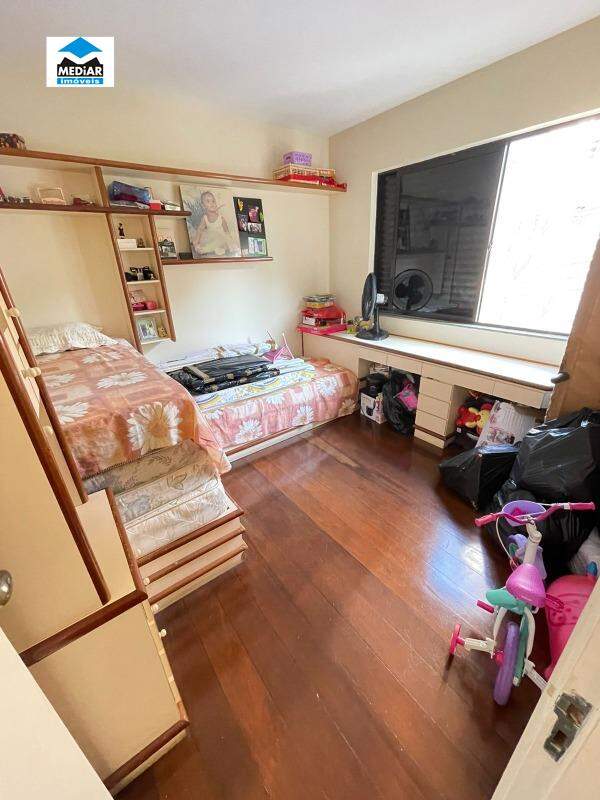 Apartamento à venda com 4 quartos, 140m² - Foto 15