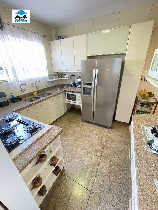 Apartamento à venda com 4 quartos, 140m² - Foto 18