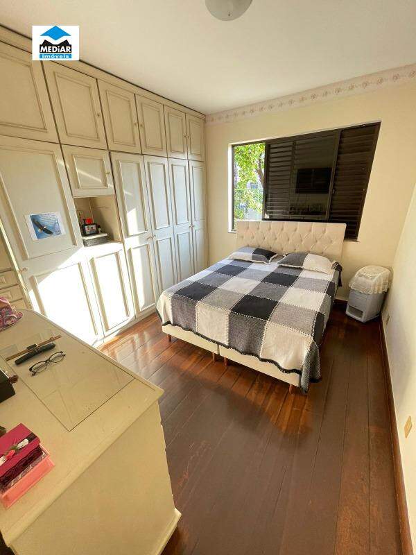 Apartamento à venda com 4 quartos, 140m² - Foto 9