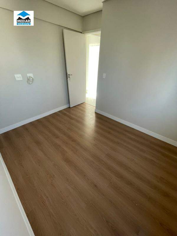 Apartamento à venda com 3 quartos, 75m² - Foto 12