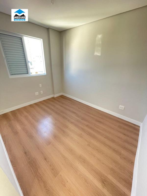 Apartamento à venda com 3 quartos, 75m² - Foto 15