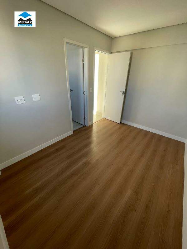 Apartamento à venda com 3 quartos, 75m² - Foto 10