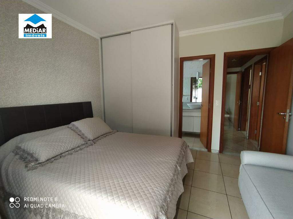 Apartamento à venda com 3 quartos, 130m² - Foto 5