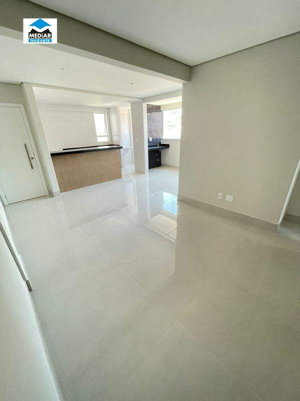 Apartamento à venda com 3 quartos, 79m² - Foto 3