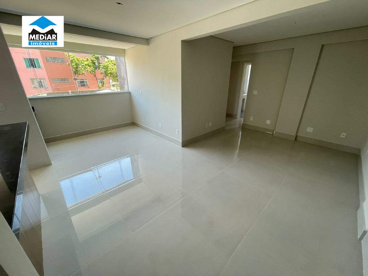 Apartamento à venda com 3 quartos, 79m² - Foto 1