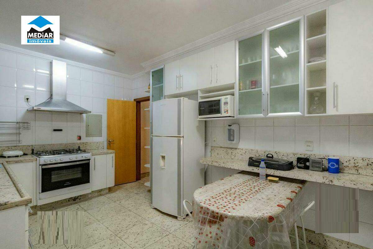 Cobertura à venda com 3 quartos, 240m² - Foto 13