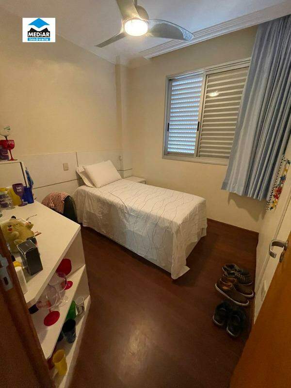 Cobertura à venda com 3 quartos, 240m² - Foto 9