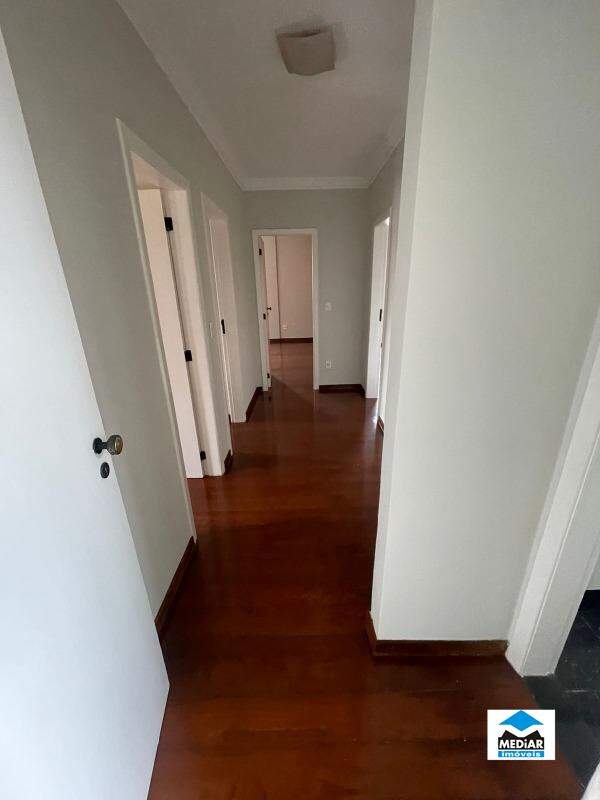 Apartamento à venda com 4 quartos, 180m² - Foto 11