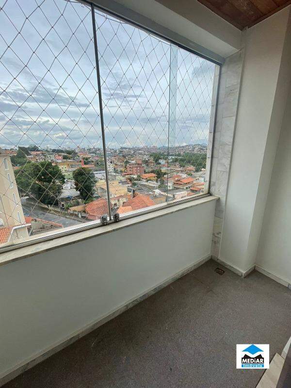 Apartamento à venda com 4 quartos, 180m² - Foto 3