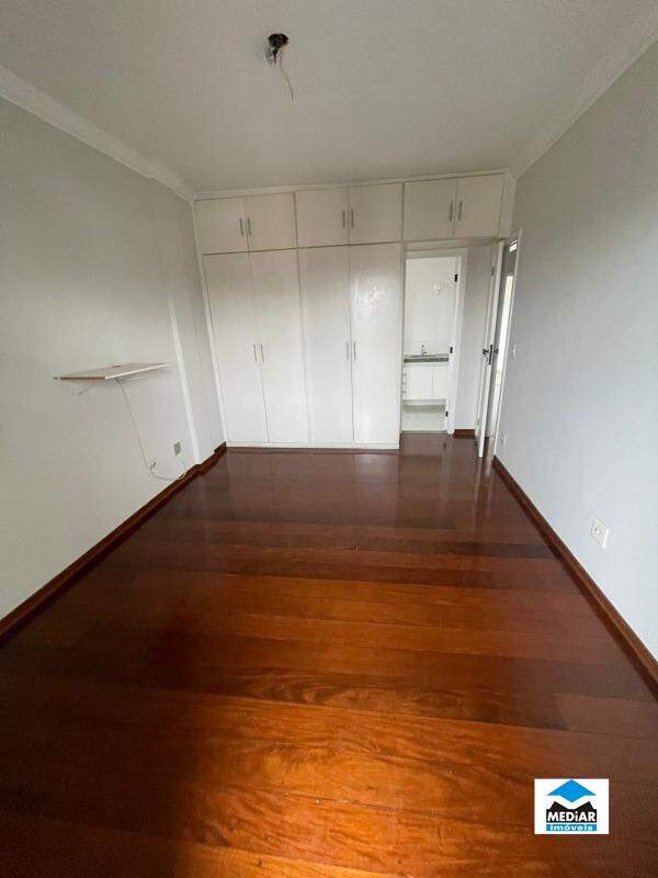 Apartamento à venda com 4 quartos, 180m² - Foto 10