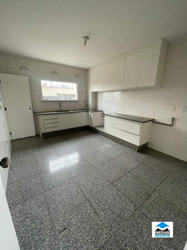 Apartamento à venda com 4 quartos, 180m² - Foto 12