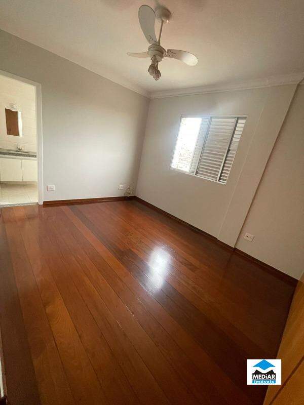 Apartamento à venda com 4 quartos, 180m² - Foto 5