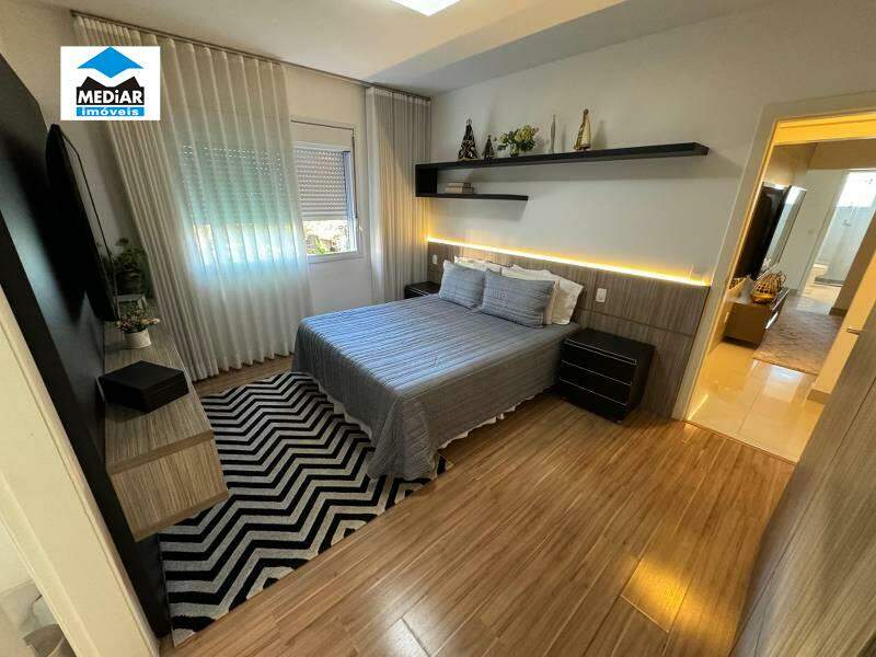 Apartamento à venda com 4 quartos, 157m² - Foto 11