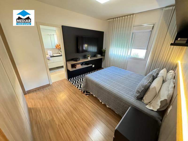 Apartamento à venda com 4 quartos, 157m² - Foto 12