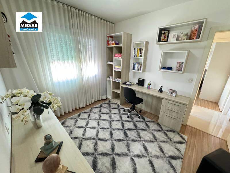 Apartamento à venda com 4 quartos, 157m² - Foto 13