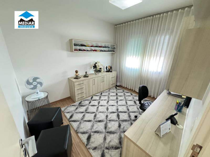 Apartamento à venda com 4 quartos, 157m² - Foto 8