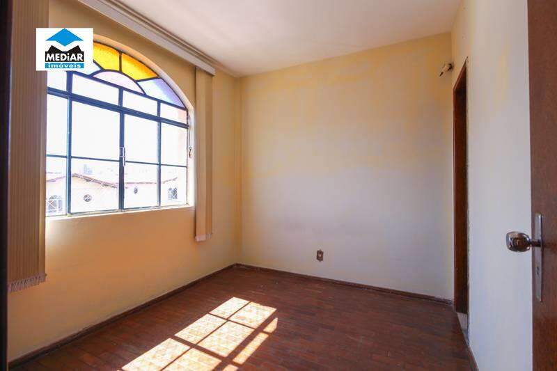 Cobertura à venda com 3 quartos, 200m² - Foto 2