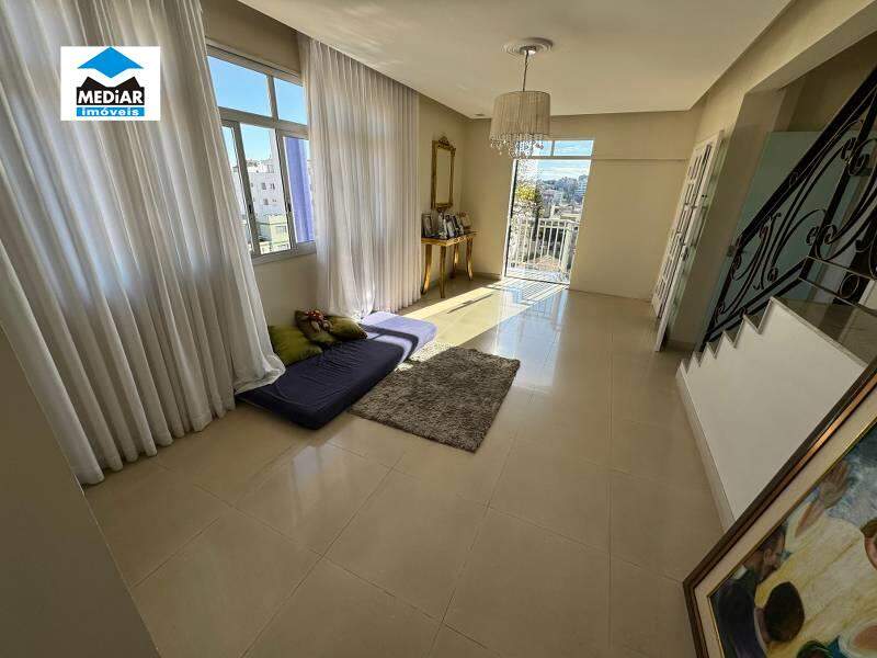 Cobertura à venda com 5 quartos, 260m² - Foto 3