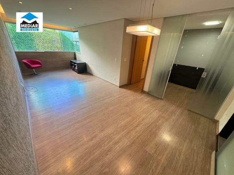 Apartamento à venda com 3 quartos, 141m² - Foto 1